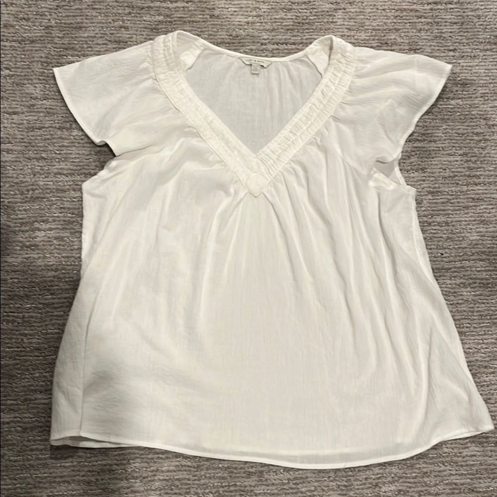 LUCKY BRAND -White V-Neck Women's Top size XL